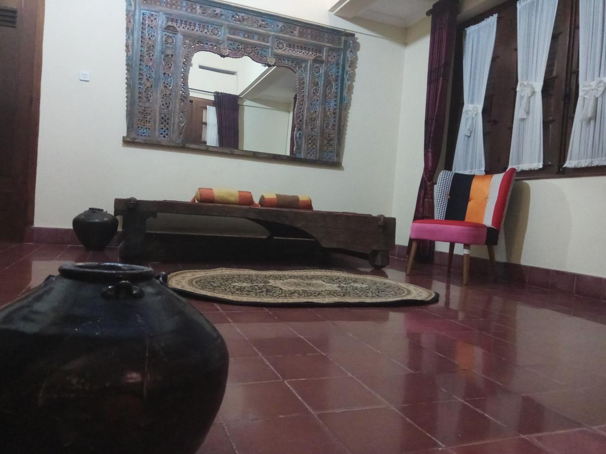 Doeloerkoe Homestay Solo المظهر الخارجي الصورة