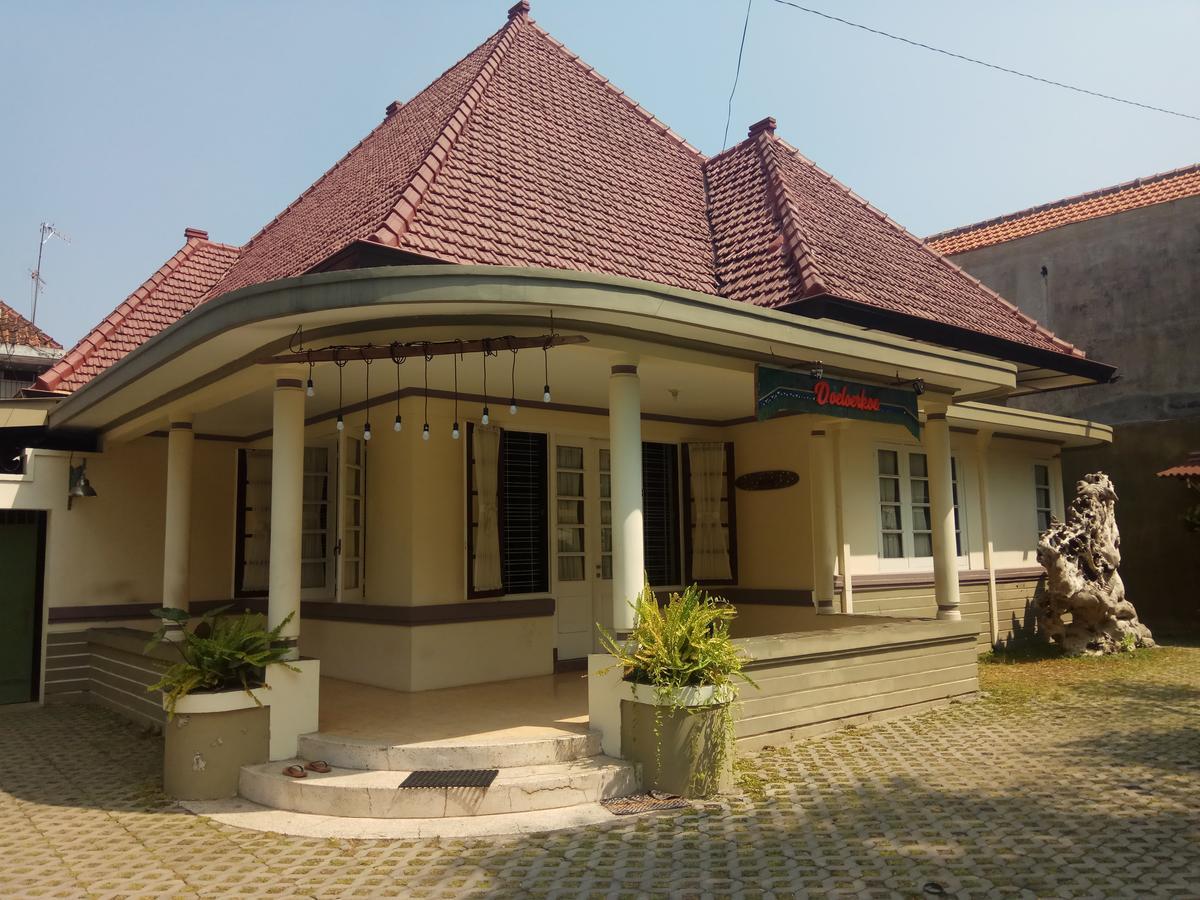 Doeloerkoe Homestay Solo المظهر الخارجي الصورة